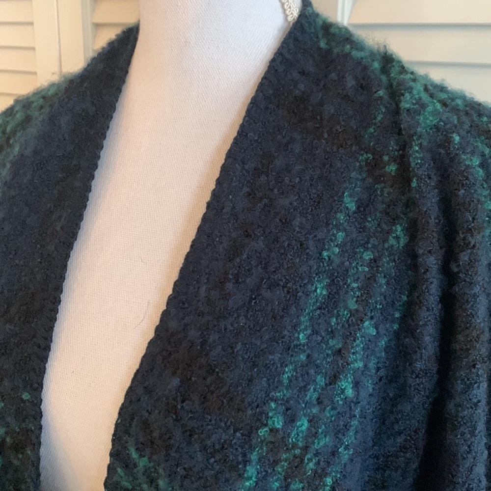 Woolrich Women’s Blue Green Black Plaid Poncho Shawl Wrap One Size Fits All - Picture 6 of 8